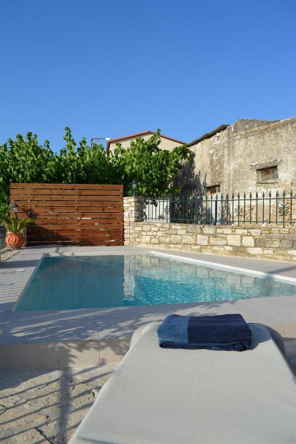 Fontana Villa *